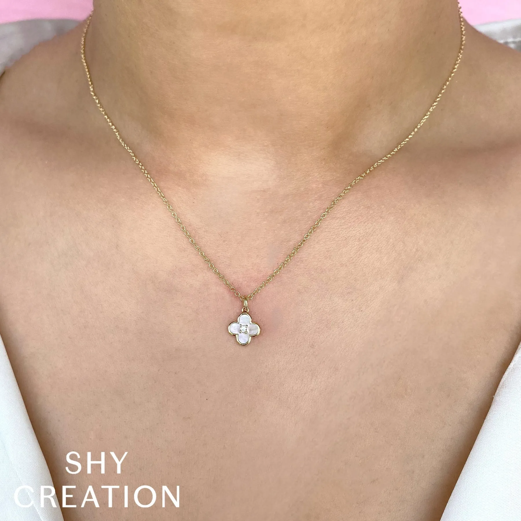 0.02CT DIAMOND & 0.33CT MOTHER OF PEARL CLOVER NECKLACE SC55025600