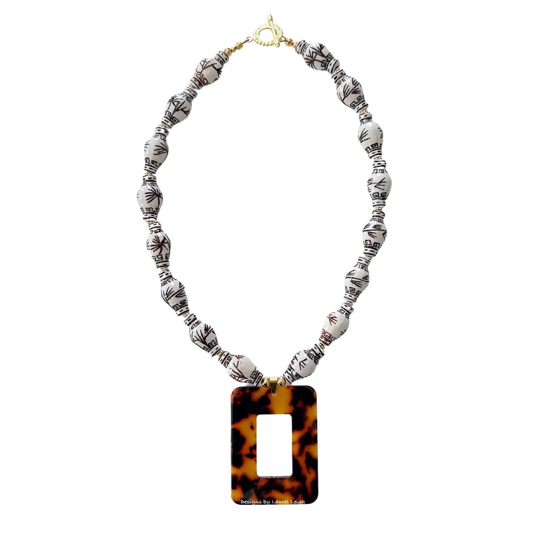 Brown Chinoiserie Ginger Jar Tortoise Pendant Necklace
