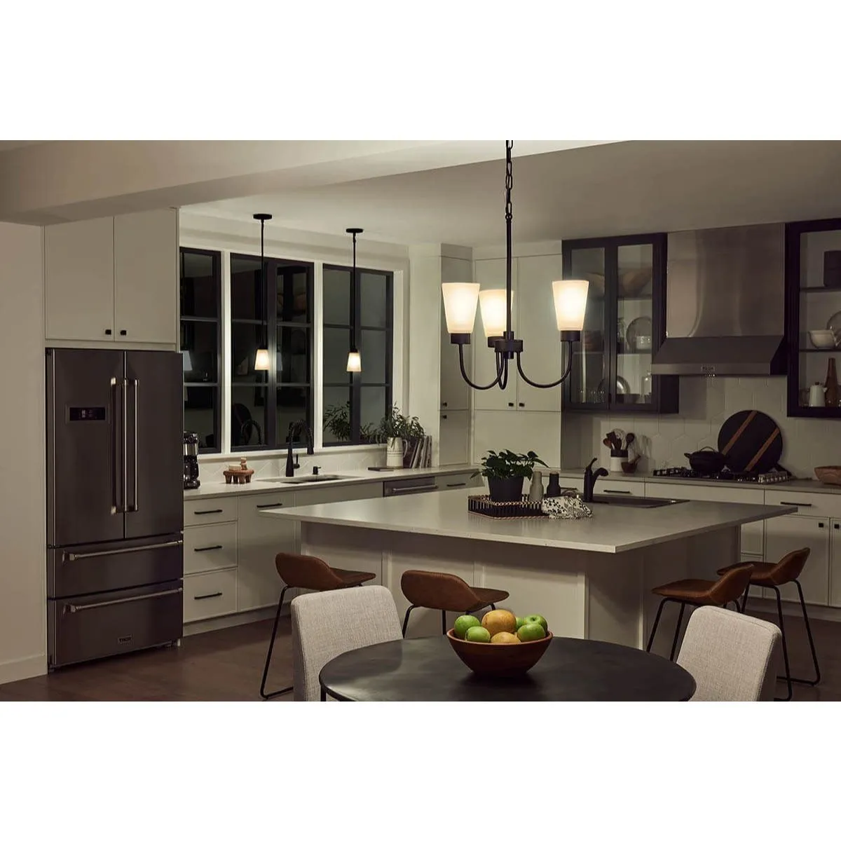 Erma 18 in. 3 Lights Chandelier Black finish
