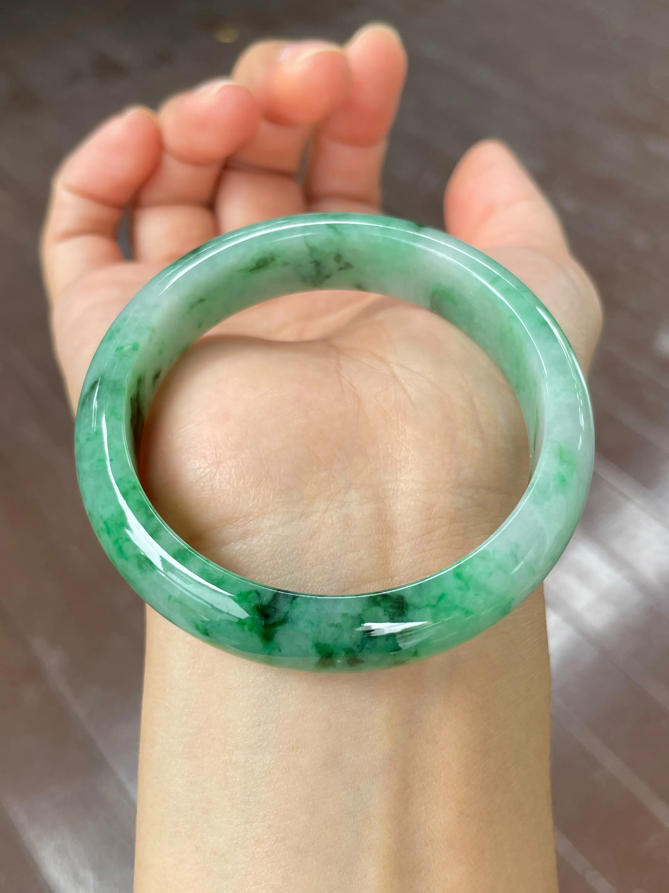 Green Jade Bangle | 53mm (NJBA036)
