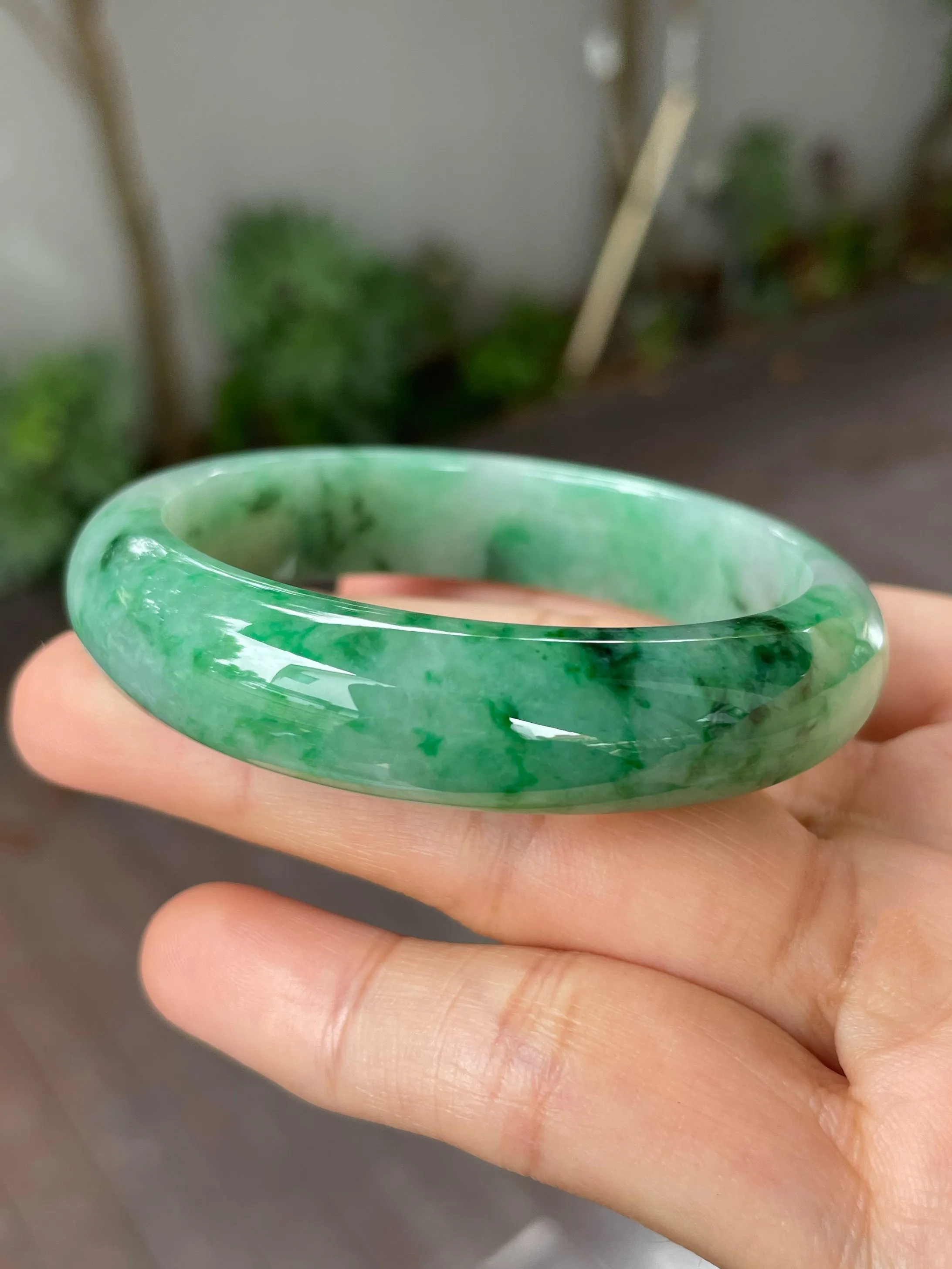 Green Jade Bangle | 53mm (NJBA036)