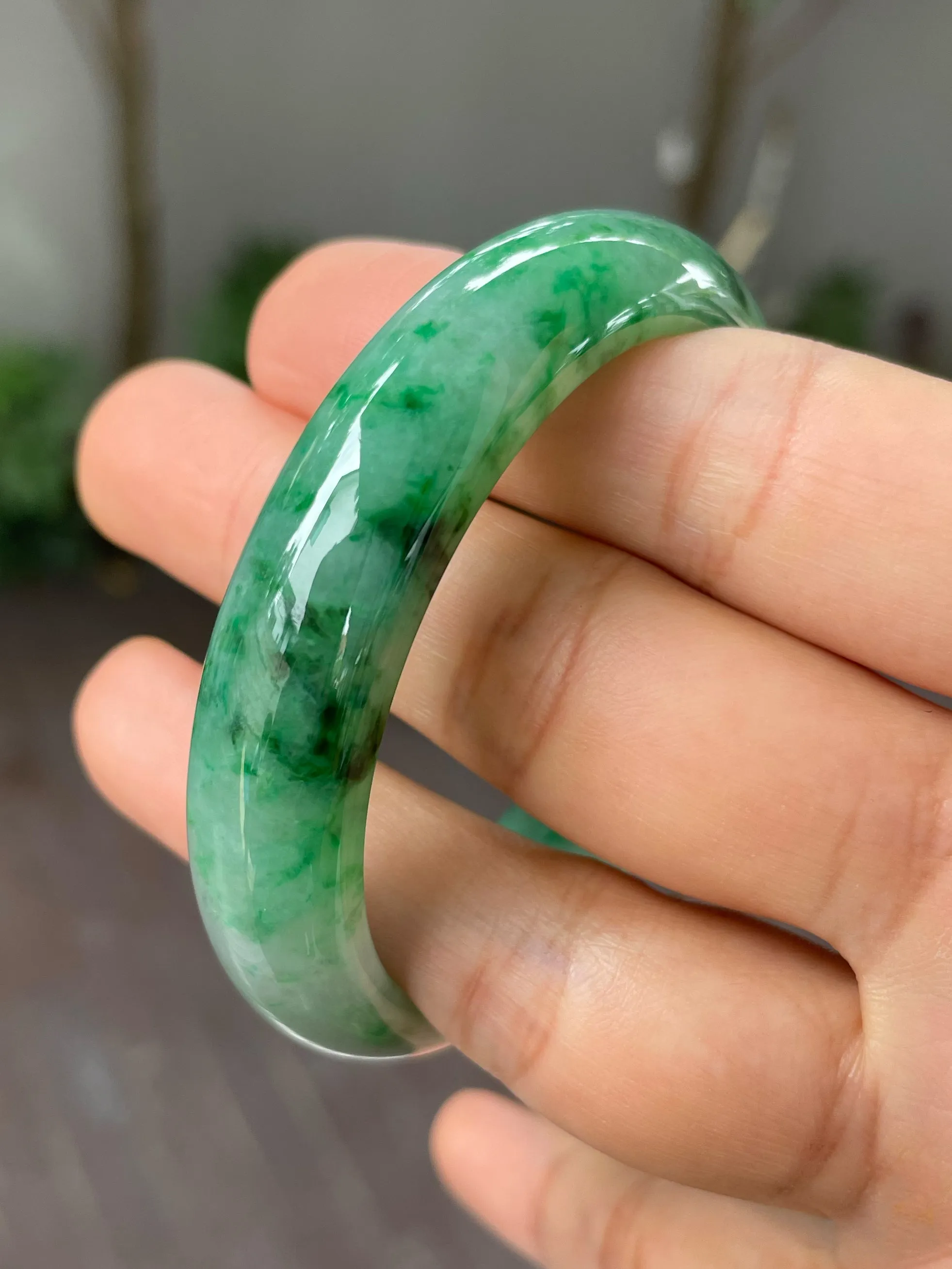 Green Jade Bangle | 53mm (NJBA036)