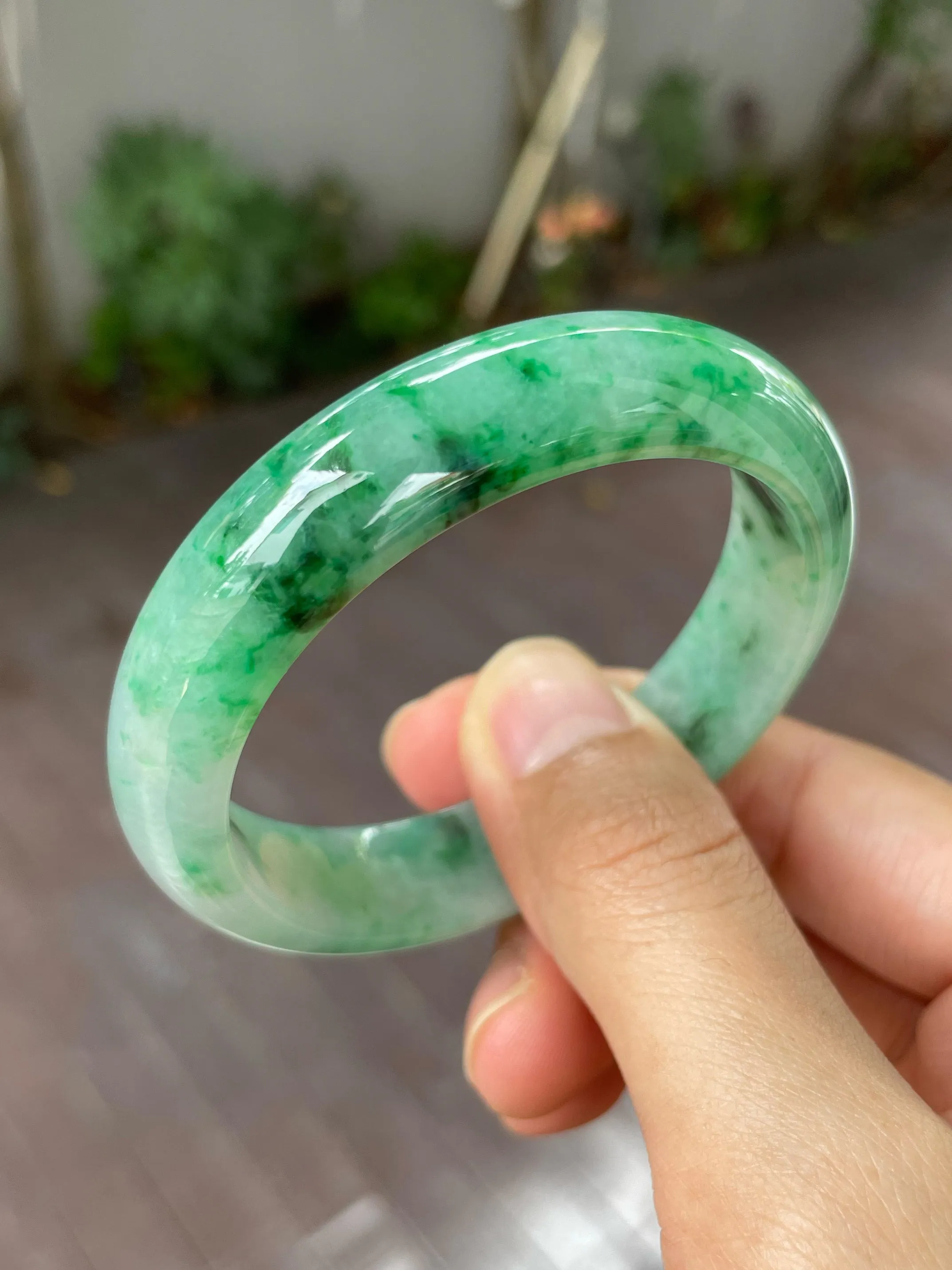 Green Jade Bangle | 53mm (NJBA036)