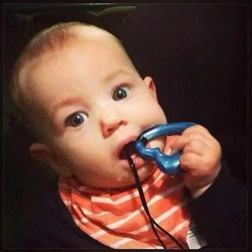 Gumigem Miller Heart Baby Teething Necklace Mum Wears Baby Chews Silicone ADHD Autism Stim Toy Too.