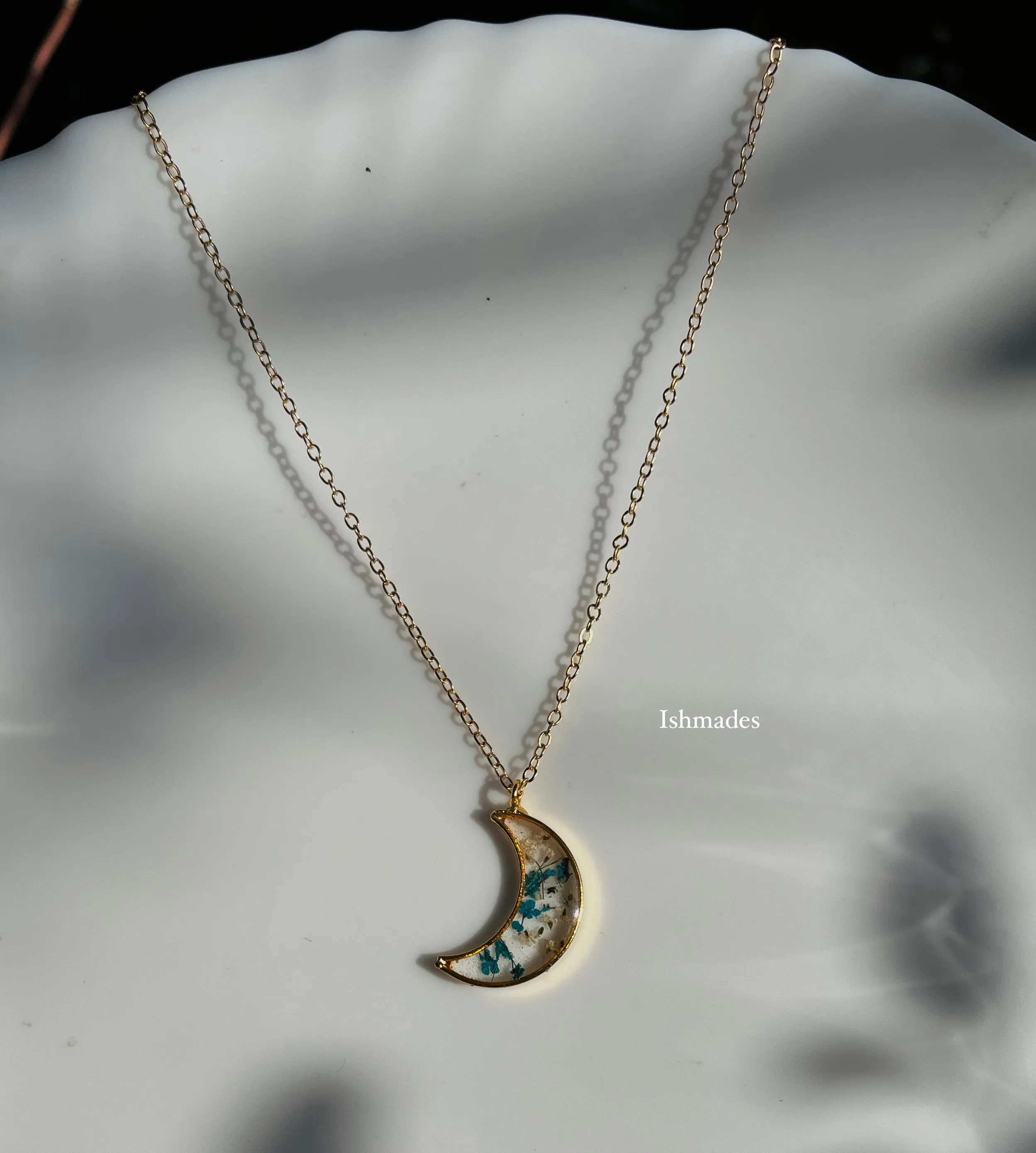 Ishmades Luna's Lace locket
