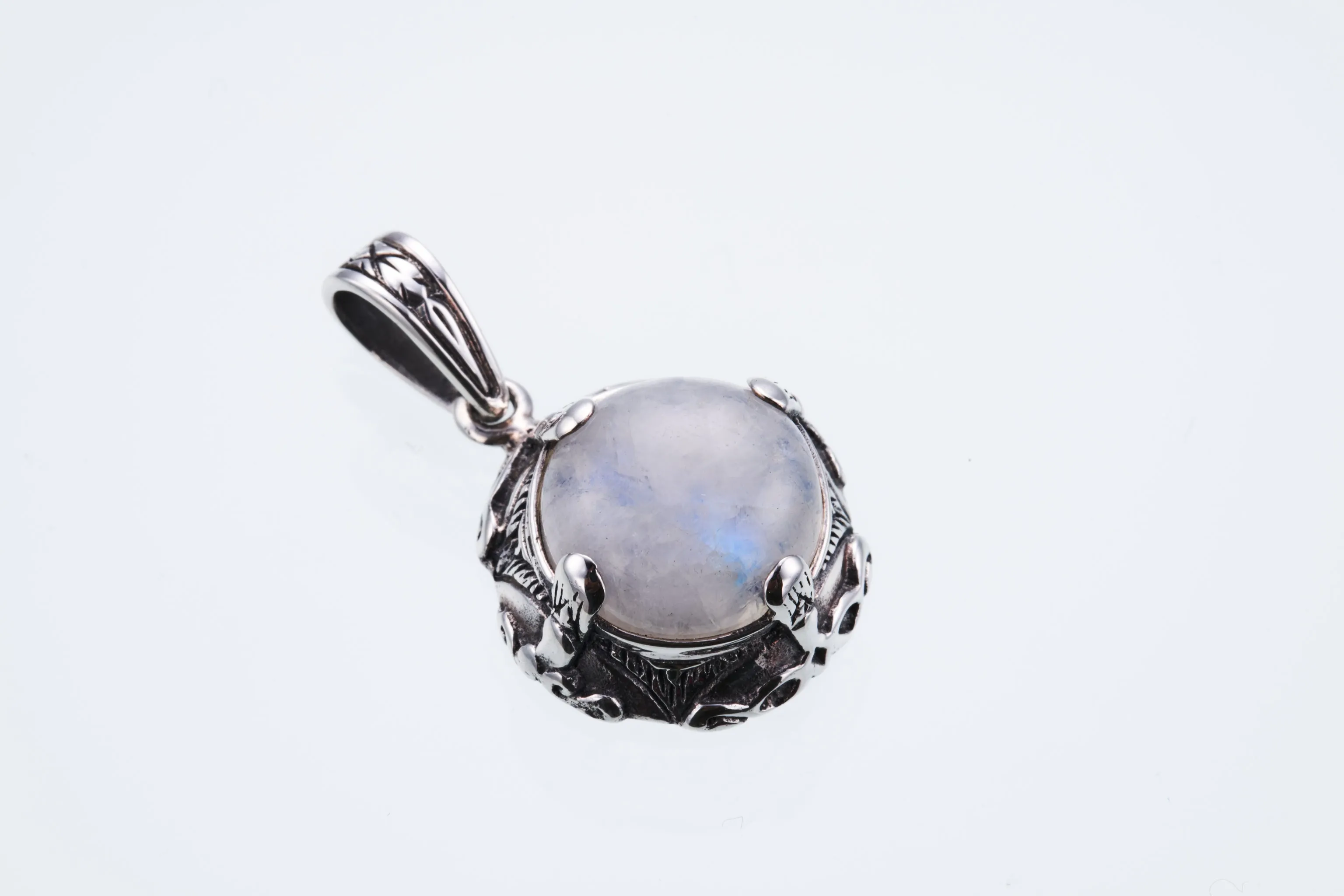 Islamic Round Pendant : L (Rainbow Moonstone)