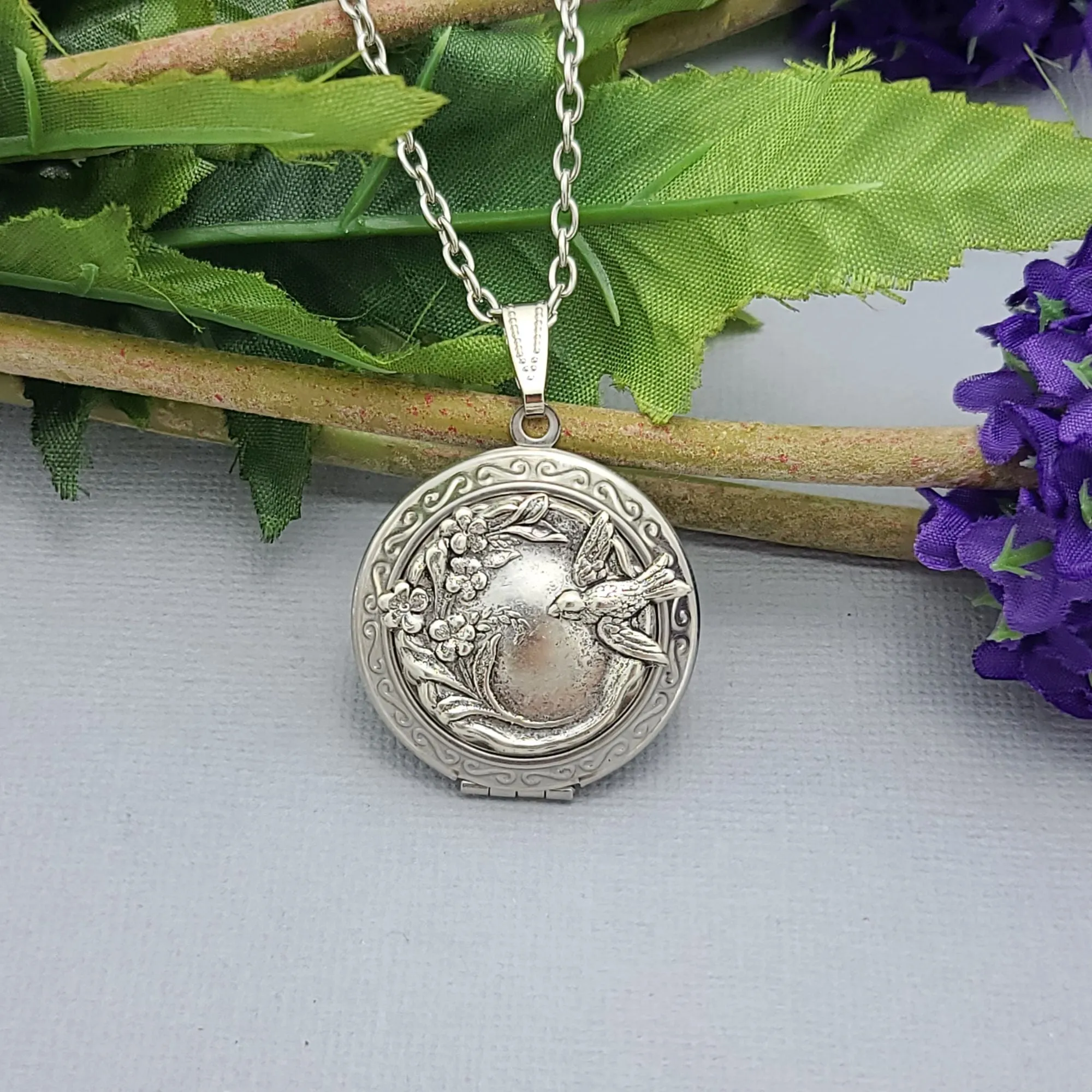 Ox Silver Round Locket with Bird and Flower  Friend Photo Picture.