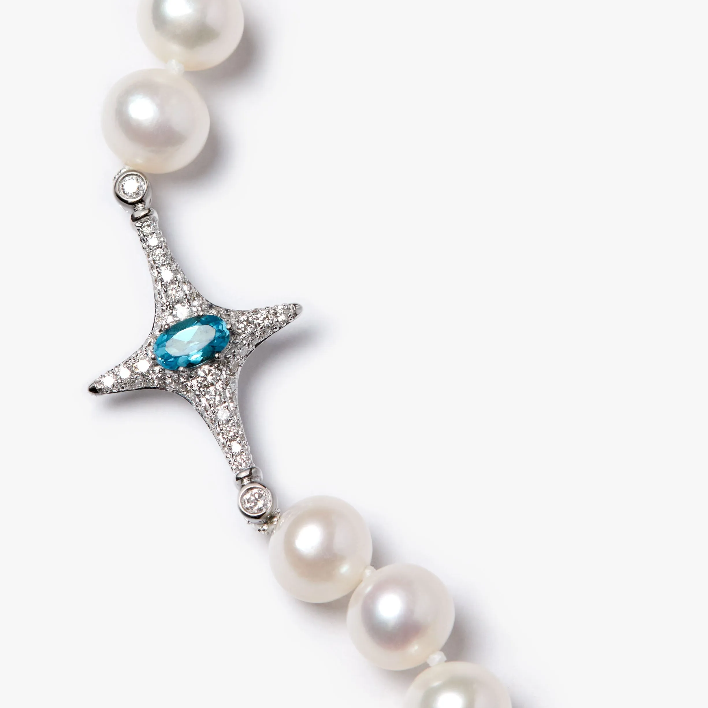Selene Pearl Necklace