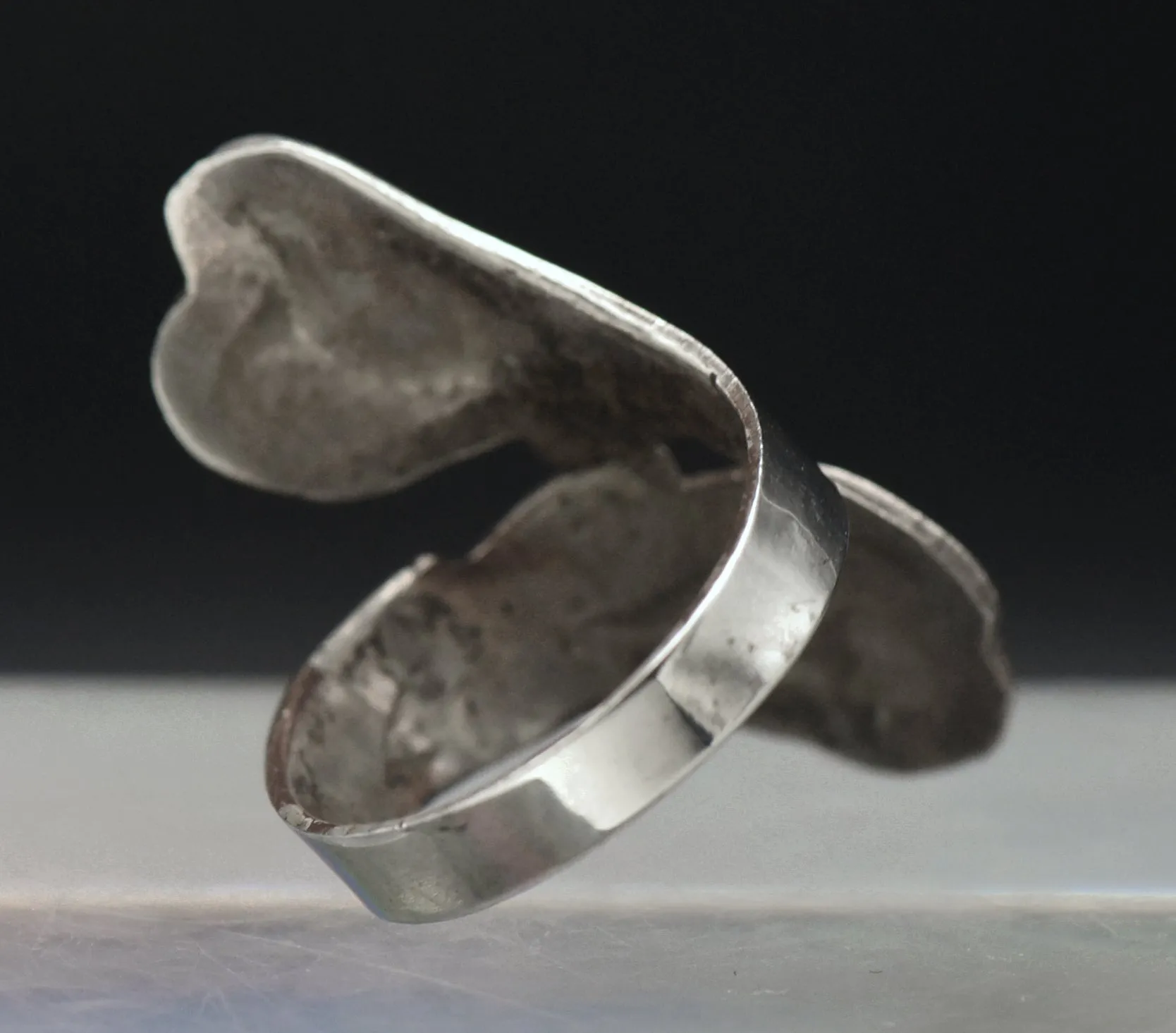 Vintage Handmade Sterling Silver Crushed Stone Bypass Ring - Size 7.5 