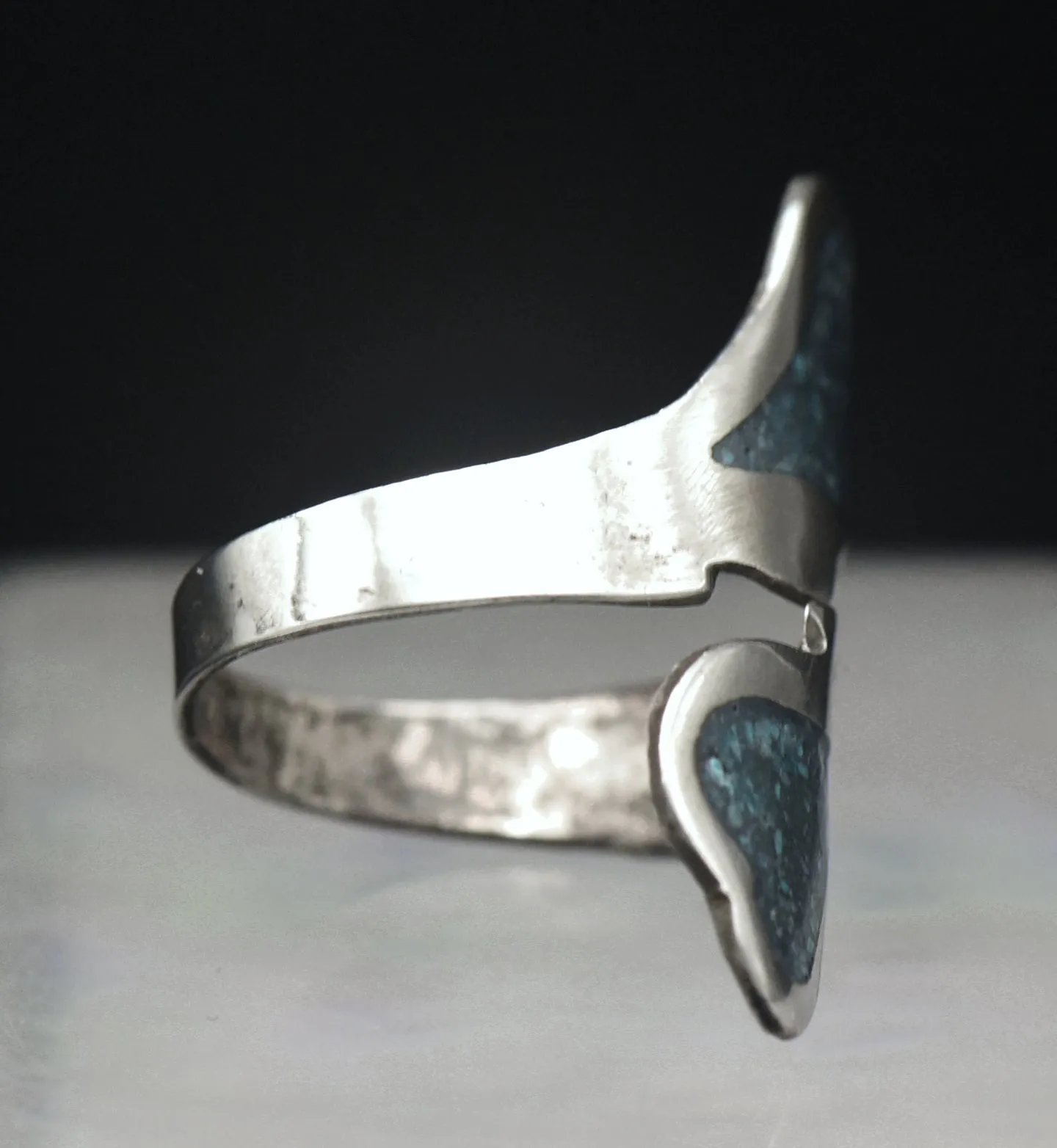 Vintage Handmade Sterling Silver Crushed Stone Bypass Ring - Size 7.5 